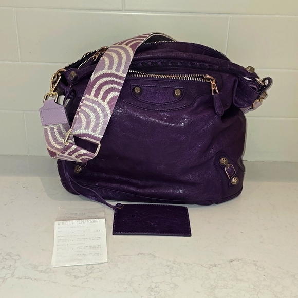 Balenciaga - Picture 1 of 4